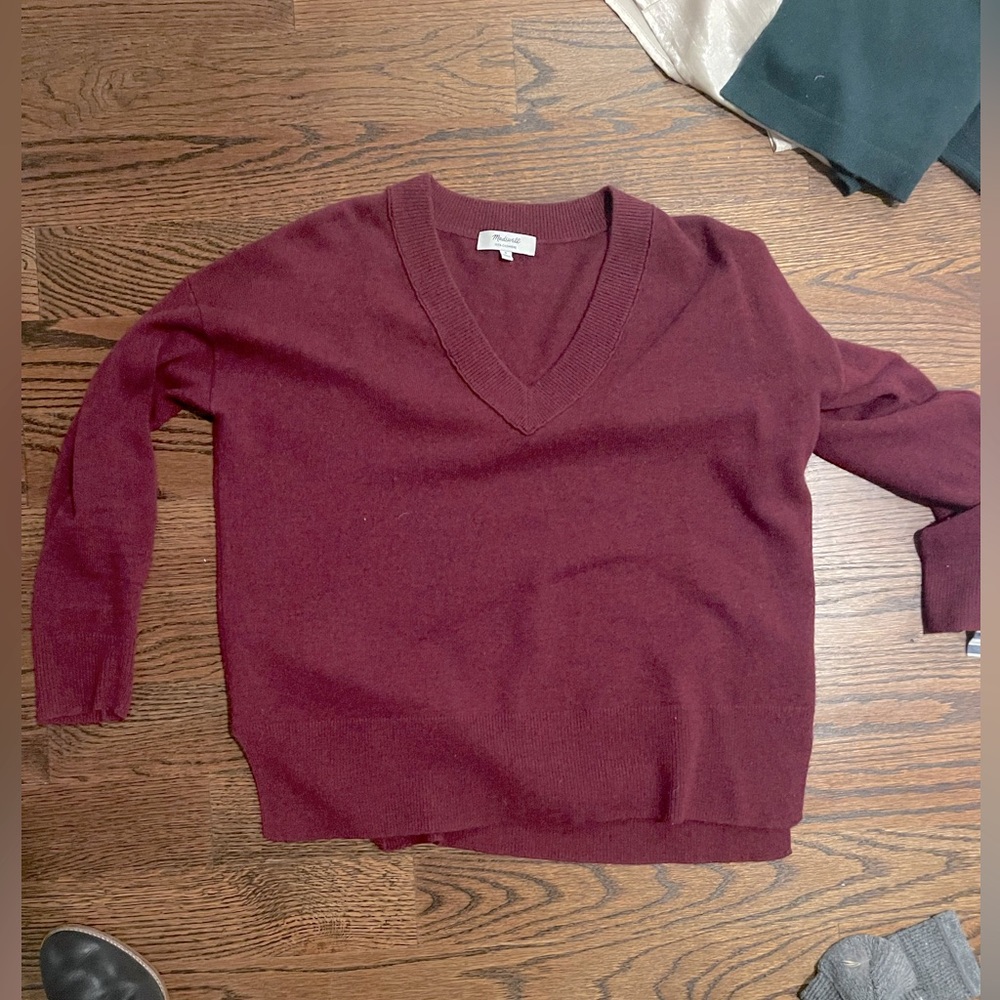 Maroon size S cashmere sweater